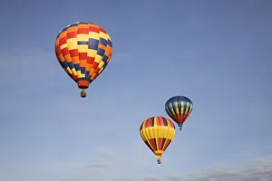WA, Prosser, The Great Prosser Balloon Rally, Hot air balloons in flight WA, Prosser, The Great Prosser Balloon Rally, Hot air balloons in flight