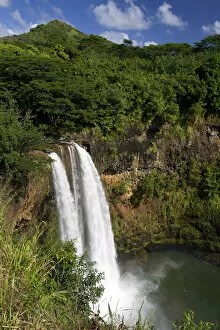 Images Dated 24th December 2011: Wailua Falls located on the Wailua River in Wailua River State Park on the eastern