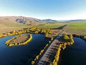 Wairepo Arm, State Highway 8, and Kellands Pond, Lake Ruataniwha, near Twizel Wairepo Arm, State Highway 8, and Kellands Pond, Lake Ruataniwha, near Twizel