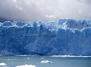 Water level view of Peitro Moreno Glacier in Los Glaciares National Park, Argentina Water level view of Peitro Moreno Glacier in Los Glaciares National Park, Argentina