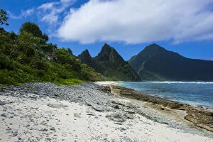 Images Dated 25th June 2011: White sand beach at Ofu Island, Manua'a island group, American Samoa, South Pacific