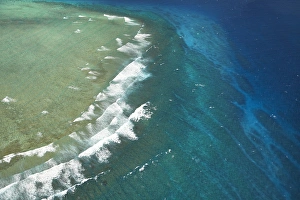 Wilkes Pass surf break, near Namotu Island, Mamanuca Islands, Fiji, South Pacific Wilkes Pass surf break, near Namotu Island, Mamanuca Islands, Fiji, South Pacific