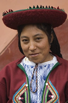 Woman in traditional dress and hat, Chinchero, Department of Cuzco, Peru. (MR) Woman in traditional dress and hat, Chinchero, Department of Cuzco, Peru. (MR)