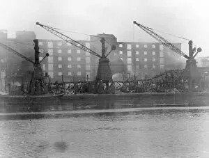 Cranes Gallery: Blitz in London -- warehouses, Surrey Docks, WW2