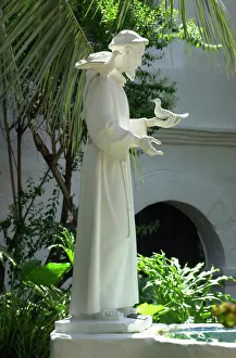 <b class=qtipBold><figcaption>Saint Francis of Assisi statue</figcaption></b><br>Statue of Saint Francis of Assisi in the garden of San Diego Mission, California. Digital photograph<br><em>© Nancy Carter/North Wind Picture Archives</em> Saint Francis of Assisi statue