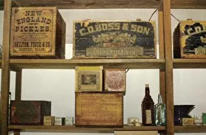 Images Dated 7th June 2004: Supplies in the Fort Laramie trading post, Oregon Trail