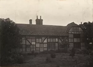 Images Dated 17th January 2014: Ardingly: an old house, 1906