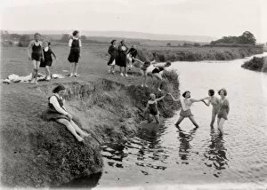 Images Dated 19th January 2012: Evacuees bathing at Pulborough, September 1939