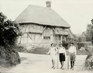 Images Dated 12th May 2005: Hikers outside Bignor Old Shop, 1931