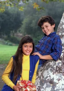 Classic Television Series Prints: THE WONDER YEARS, from left: Danica McKellar, Fred Savage, (1989), 1988-93
