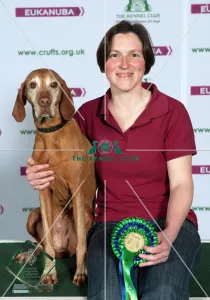 <b class=qtipBold><figcaption>Crufts 2015</figcaption></b><br>Picture shows Jo Sampson from Sussex with Kira a hungarian Visla who came second in the large agility in the main arena today (Friday 06.03.15), the second day of Crufts 2015, at the NEC Birmingham.<br><em>© OnEdition / The Kennel Club</em> Crufts 2015