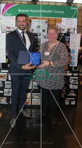 <b class=qtipBold><figcaption>Photo Call Best Breed Stand Winner</figcaption></b><br><em>© The Kennel Club</em> Photo Call Best Breed Stand Winner