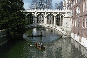 CAMBRIDGE UNIVERSITY. Bridge of Sighs, St. Johns College CAMBRIDGE UNIVERSITY. Bridge of Sighs, St. Johns College