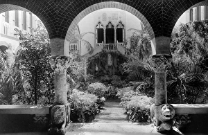 DETROIT INSTITUTE OF ART. View of the museum courtyard, Detroit, Michigan. Photograph DETROIT INSTITUTE OF ART. View of the museum courtyard, Detroit, Michigan. Photograph