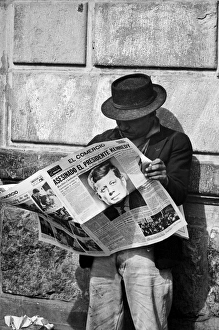 Comercio Gallery: An Ecuadoran man reads about the assassination of John F. Kennedy in El Comercio newspaper