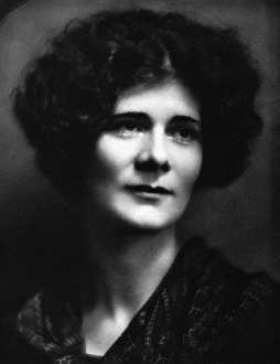 ELINOR WYLIE (1885-1928). American poet and novelist. Photographed in the 1920s by ELINOR WYLIE (1885-1928). American poet and novelist. Photographed in the 1920s by