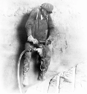 EMPIRE STATE BUILDING 1931. Man with a pneumatic drill, Empire State Building EMPIRE STATE BUILDING 1931. Man with a pneumatic drill, Empire State Building