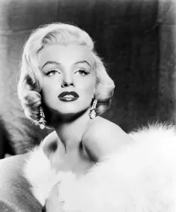 Prints of MARILYN MONROE (1926-1962). American cinema actress Actors And Actress Prints: Marilyn Monroe Print (1926-1962)