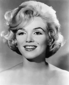 Prints of MARILYN MONROE (1926-1962). American cinema actress Actors And Actress Prints: Marilyn Monroe Print (1926-1962)