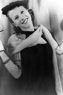 JULIE HARRIS (1925- ). American actress. Photographed by Carl Van Vechten, 1952 JULIE HARRIS (1925- ). American actress. Photographed by Carl Van Vechten, 1952