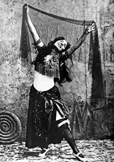 Images Dated 3rd July 2007: LITTLE EGYPT. The exotic dancer photographed at the 1893 Columbian Exposition in Chicago