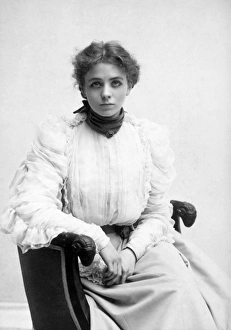 MAUDE ADAMS (1872-1953). American actress. Cabinet photograph by Napoleon Sarony MAUDE ADAMS (1872-1953). American actress. Cabinet photograph by Napoleon Sarony