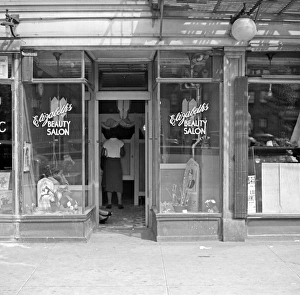 NEW YORK CITY, 1938. A beauty salon, probably in Harlem, New York City NEW YORK CITY, 1938. A beauty salon, probably in Harlem, New York City