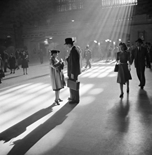 Passengers at Grand Central Terminal in New York City. Photograph by John Collier, 1941 Passengers at Grand Central Terminal in New York City. Photograph by John Collier, 1941