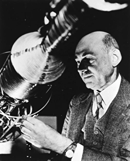 ROBERT HUTCHINGS GODDARD (1882-1945). American physicist ROBERT HUTCHINGS GODDARD (1882-1945). American physicist