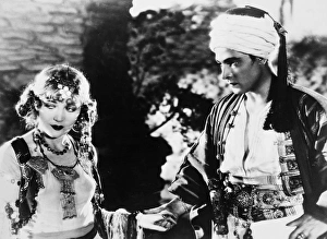 SON OF THE SHEIK, 1926. Rudolph Valentino and Vilma Banky in a scene from 'Son of the Sheik SON OF THE SHEIK, 1926. Rudolph Valentino and Vilma Banky in a scene from 'Son of the Sheik