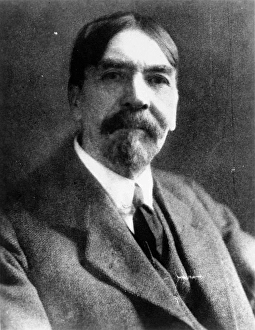 THORSTEIN VEBLEN (1857-1929). American economist. Photographed in 1920 THORSTEIN VEBLEN (1857-1929). American economist. Photographed in 1920