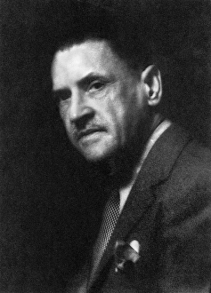 WILLIAM SOMERSET MAUGHAM (1874-1965). English novelist and playwright WILLIAM SOMERSET MAUGHAM (1874-1965). English novelist and playwright