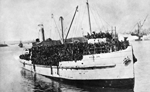 WW I: AMERICAN TROOPS. 129th Infantry, 3rd Division, landing at Brest, France, May 1918 WW I: AMERICAN TROOPS. 129th Infantry, 3rd Division, landing at Brest, France, May 1918
