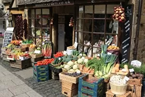 Images Dated 28th April 2008: Fruit and Veg Shop