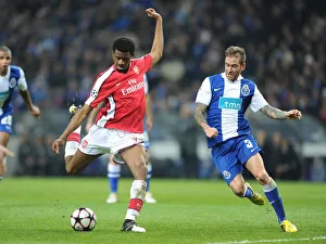 Abou Diaby (Arsenal) Raul Meireles (Porto). FC Porto 2:1 Arsenal, UEFA Champions League Abou Diaby (Arsenal) Raul Meireles (Porto). FC Porto 2:1 Arsenal, UEFA Champions League