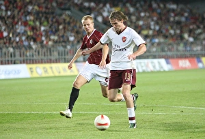 Alex Hleb breaks through the Sparta Prague defence to score the 2nd Arsenal goal Alex Hleb breaks through the Sparta Prague defence to score the 2nd Arsenal goal
