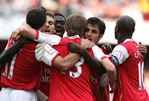 Inter Milan Gallery: Alex Hleb celebrates scoring Arsenals 1st goal
