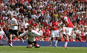 Alex Hleb shoots past Fulham defender Chris Baird to score the 2nd Arsenal goal Alex Hleb shoots past Fulham defender Chris Baird to score the 2nd Arsenal goal