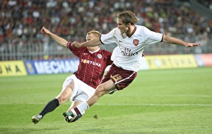 Alex Hleb shoots past Sparta goalkeeper Tomas Postulka to score the 2nd Arsenal goal Alex Hleb shoots past Sparta goalkeeper Tomas Postulka to score the 2nd Arsenal goal