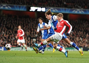 Andrey Arshavin (Arsenal) Nuno Coelho (Porto). Arsenal 5:0 FC Porto Andrey Arshavin (Arsenal) Nuno Coelho (Porto). Arsenal 5:0 FC Porto
