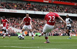 Andrey Arshavin scores Arsenal's 1st goal. Arsenal 4:0 Fulham. Barclays Premier League Andrey Arshavin scores Arsenal's 1st goal. Arsenal 4:0 Fulham. Barclays Premier League