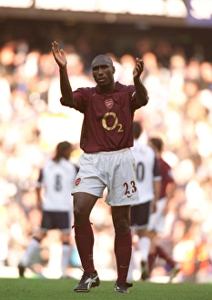 Arsenal captain Sol Campbell applauds the fans after the match Arsenal captain Sol Campbell applauds the fans after the match