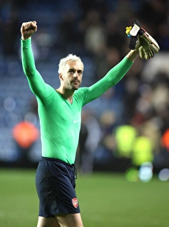 Arsenal goalkeeper Manuel Amunia salutes the fans after the match Arsenal goalkeeper Manuel Amunia salutes the fans after the match