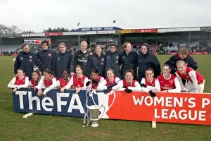 Images Dated 5th March 2007: Arsenal Ladies with the League Cup Trophy