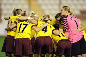 Arsenal Ladies pre match huddle. Rayo Vallecano 2:0 Arsenal Ladies. UEFA Champions League Arsenal Ladies pre match huddle. Rayo Vallecano 2:0 Arsenal Ladies. UEFA Champions League
