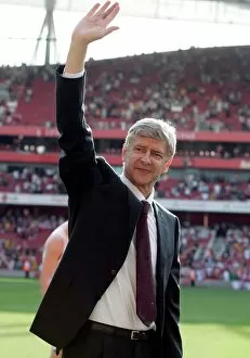 Images Dated 24th May 2009: Arsene Wenger Arsenal Manager waves to the fans after the match