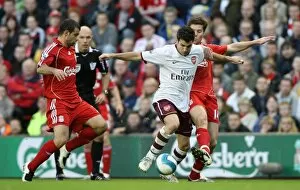 Images Dated 29th October 2007: Cesc Fabregas (Arsenal) Javier Mascherano and Xabi Alonso (Liverpool)