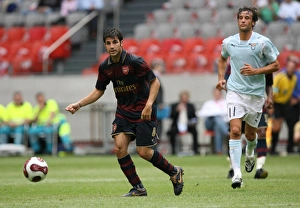 Cesc Fabregas (Arsenal) Stefano Mauri (Lazio) Cesc Fabregas (Arsenal) Stefano Mauri (Lazio)