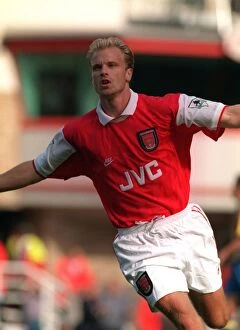Images Dated 14th December 2005: Dennis Bergkamp (Arsenal)