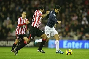 Images Dated 21st November 2009: Eduardo (Arsenal) Paulo Da Silva (Sunderland). Sunderland 1: 0 Arsenal, Barclays Premier League